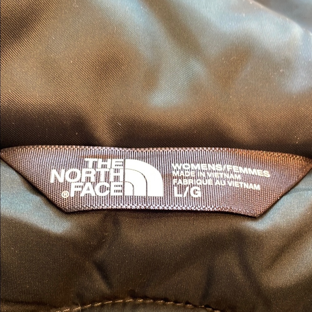 The North Face NWOT Puffer Vest, Emerald Green, Woman’s, 550 Down Fill, Size L - Picture 11 of 13